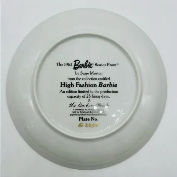 Barbie Collectible Plate Set - Picture 4 of 10
